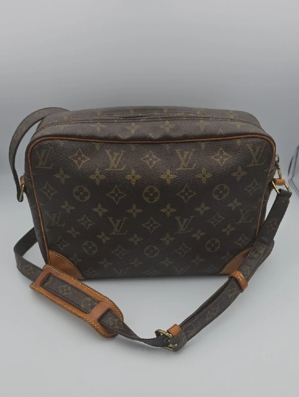 Louis Vuitton Brown Monogram Nil 28 Medium Messenger Unisex Bag COA(VERY GOOD)✨️
